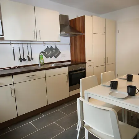Monteurwohnung In - Einzelbetten, Voll Ausgestattete Kueche, Balkon, Modernes Bad - Wz06 I 07 *